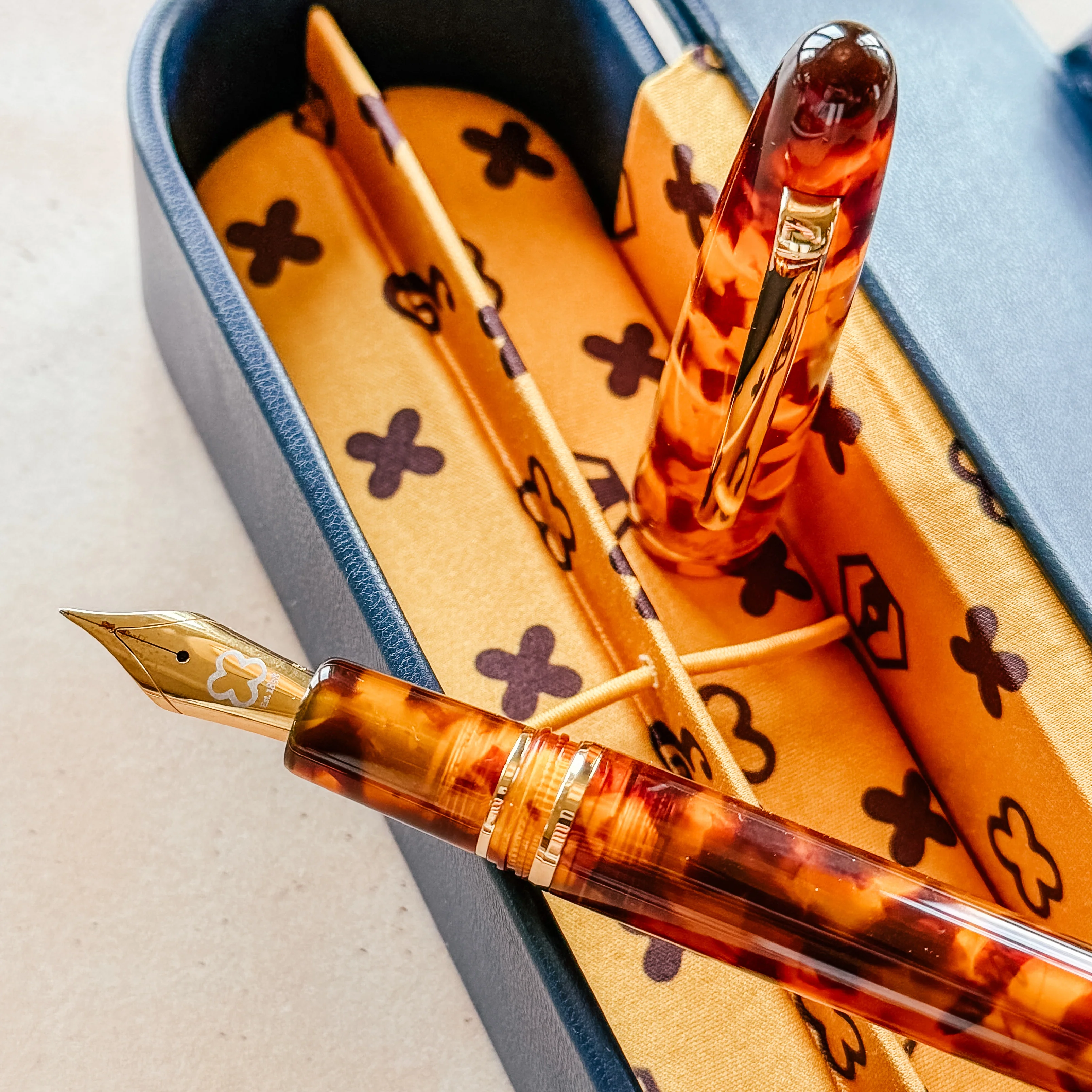 Amber Tortoise Estie - Specialty Nibs - Image 4